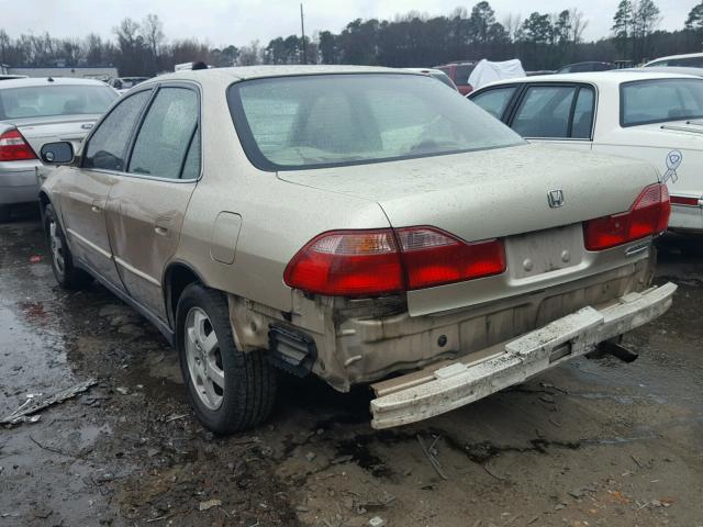 JHMCG567XYC014099 - 2000 HONDA ACCORD SE GOLD photo 3