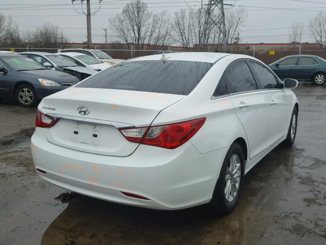 5NPEB4AC9DH785580 - 2013 HYUNDAI SONATA GLS WHITE photo 4