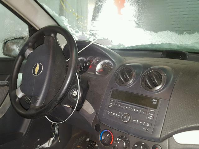 KL1TD56E09B622012 - 2009 CHEVROLET AVEO LS BLACK photo 9