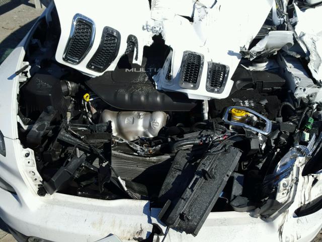 1C4PJLDB3GW329050 - 2016 JEEP CHEROKEE L WHITE photo 7