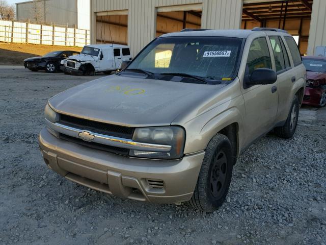 1GNDS13S942338870 - 2004 CHEVROLET TRAILBLAZE TAN photo 2