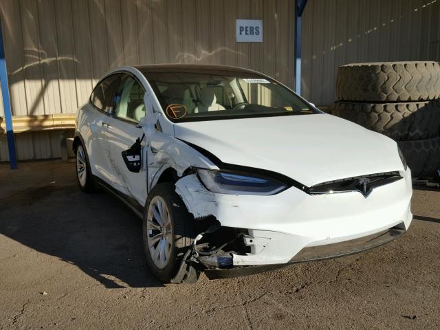 5YJXCAE23HF064441 - 2017 TESLA MODEL X WHITE photo 1