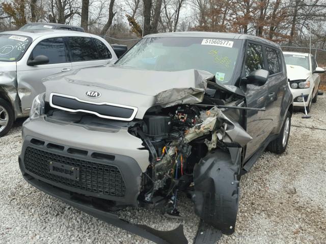 KNDJN2A27G7395023 - 2016 KIA SOUL GRAY photo 2