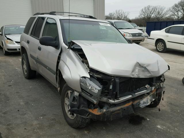 1GNDT13S442215958 - 2004 CHEVROLET TRAILBLAZE SILVER photo 1