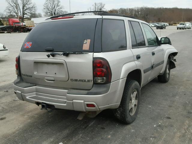 1GNDT13S442215958 - 2004 CHEVROLET TRAILBLAZE SILVER photo 4