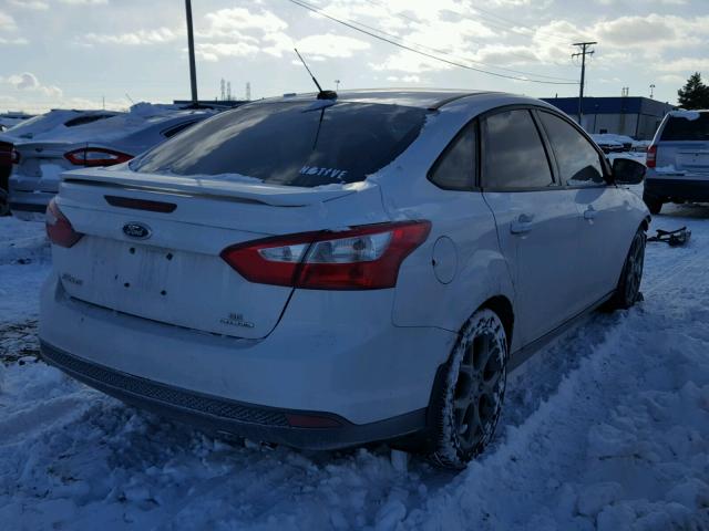 1FADP3F29DL192133 - 2013 FORD FOCUS SE WHITE photo 4