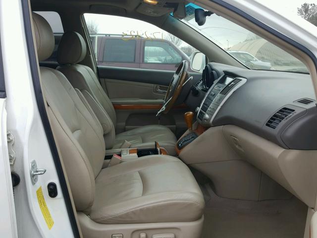 2T2GA31U26C047393 - 2006 LEXUS RX 330 WHITE photo 5