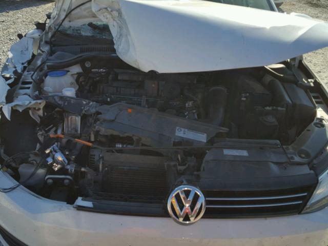 3VWDX7AJ9DM384406 - 2013 VOLKSWAGEN JETTA SE WHITE photo 7