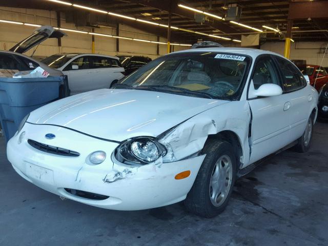 1FALP52U4TG121881 - 1996 FORD TAURUS GL WHITE photo 2