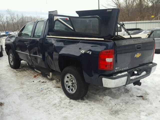 1GCSKPEAXAZ167329 - 2010 CHEVROLET SILVERADO BLUE photo 3