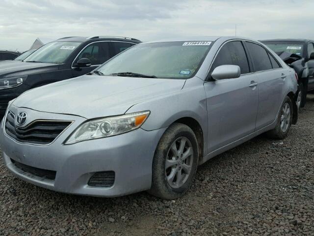 4T4BF3EKXBR158779 - 2011 TOYOTA CAMRY BASE SILVER photo 2