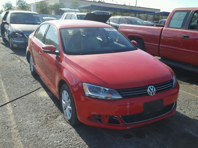 3VWDX7AJ3DM390122 - 2013 VOLKSWAGEN JETTA SE RED photo 1