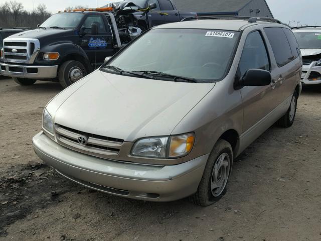 4T3ZF13C9YU205423 - 2000 TOYOTA SIENNA LE TAN photo 2