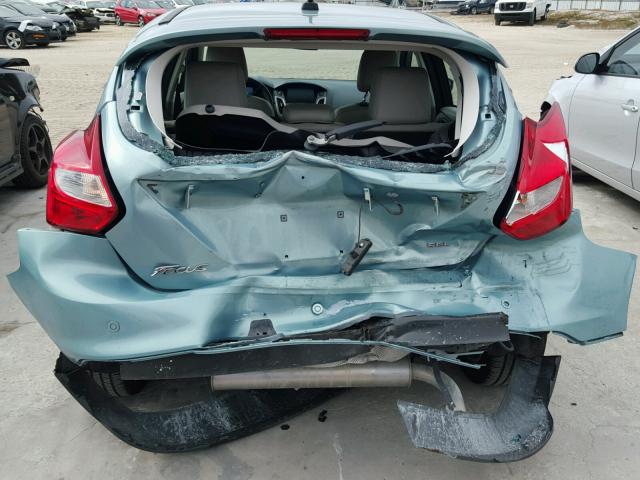 1FAHP3M27CL303796 - 2012 FORD FOCUS SEL BLUE photo 9