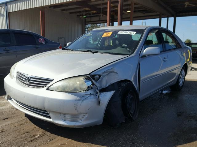 4T1BE32K06U152822 - 2006 TOYOTA CAMRY LE SILVER photo 2