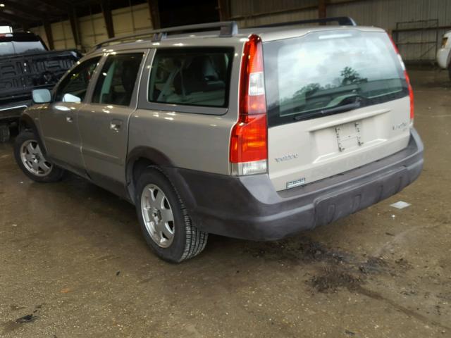 YV1SZ58D211001420 - 2001 VOLVO V70 XC BROWN photo 3