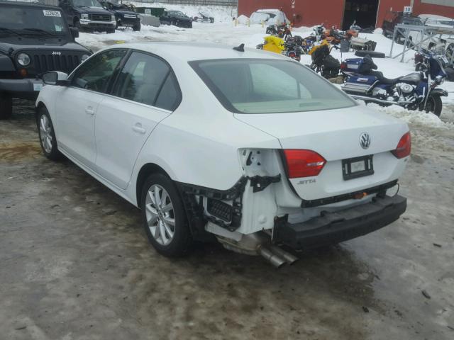 3VWD17AJ9EM427645 - 2014 VOLKSWAGEN JETTA SE WHITE photo 3