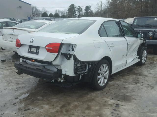 3VWD17AJ9EM427645 - 2014 VOLKSWAGEN JETTA SE WHITE photo 4