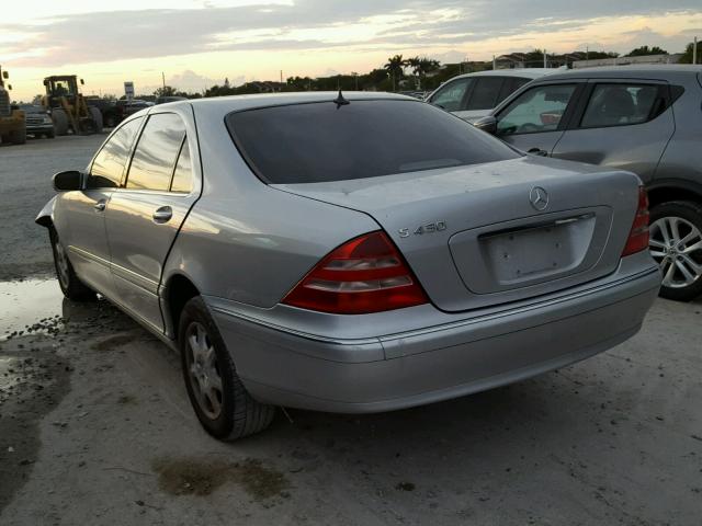 WDBNG70J1YA074969 - 2000 MERCEDES-BENZ S 430 SILVER photo 3