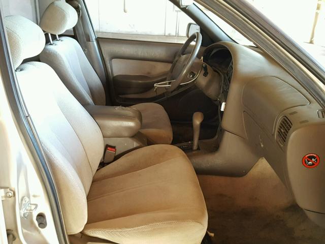 JT2BF12K3T0148930 - 1996 TOYOTA CAMRY LE ვერცხლისფერი ფოტო 5