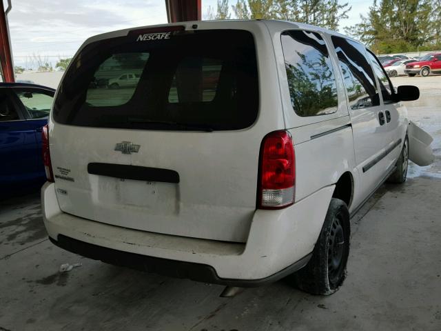 1GBDV13W08D211555 - 2008 CHEVROLET UPLANDER I WHITE photo 4