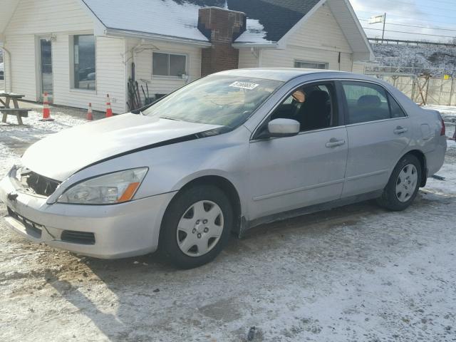 1HGCM56477A108212 - 2007 HONDA ACCORD LX SILVER photo 2