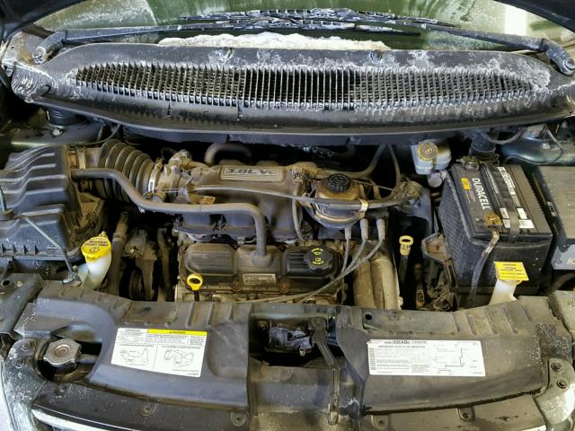 2C4GP54L15R207442 - 2005 CHRYSLER TOWN & COU GREEN photo 7