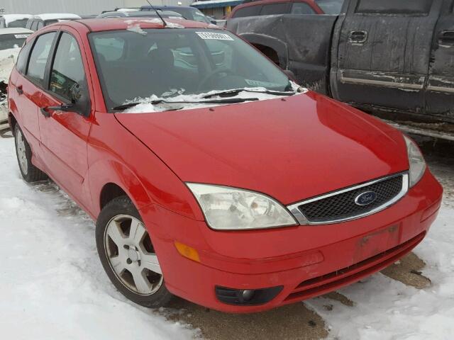 3FAFP37N55R122343 - 2005 FORD FOCUS ZX5 RED photo 1