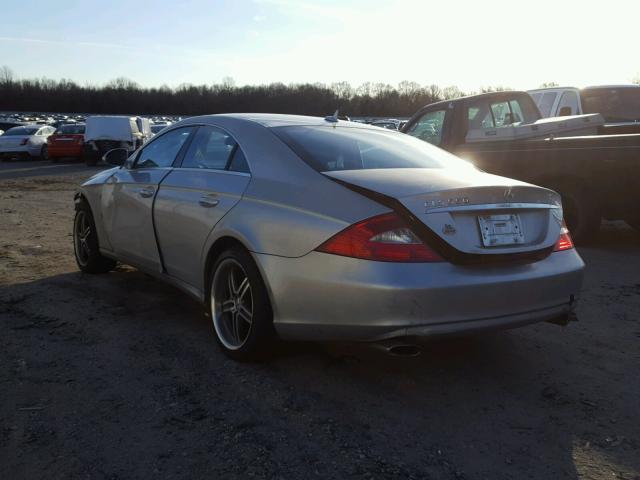 WDDDJ72X07A099317 - 2007 MERCEDES-BENZ CLS 550 SILVER photo 3