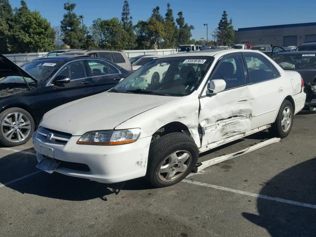 1HGCG1655YA057061 - 2000 HONDA ACCORD EX WHITE photo 2