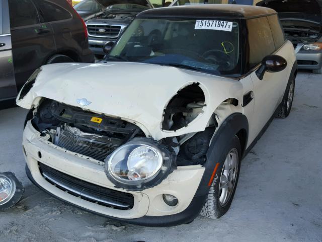 WMWSU3C53DT679527 - 2013 MINI COOPER WHITE photo 2