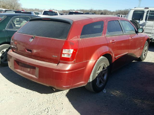 2D4FV47V56H148642 - 2006 DODGE MAGNUM SXT RED photo 4