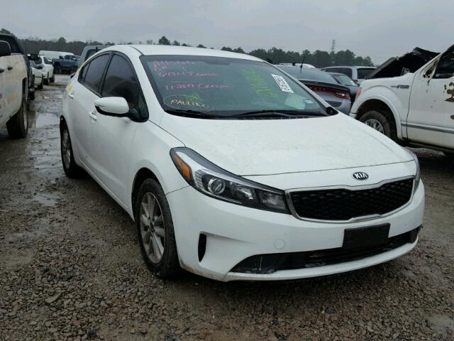 3KPFL4A78HE030015 - 2017 KIA FORTE LX WHITE photo 1