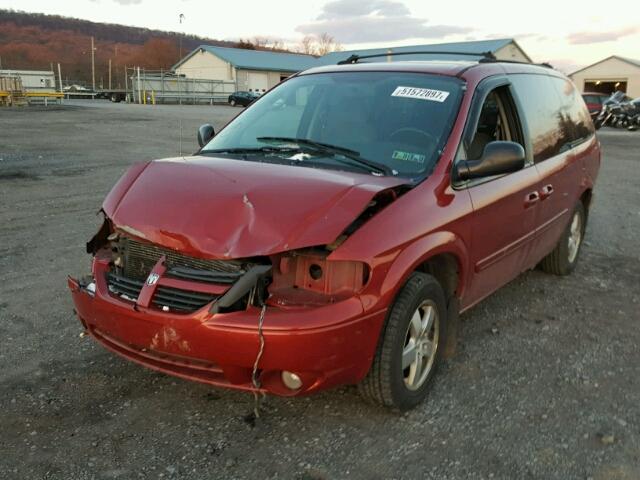 2D4GP44L15R409517 - 2005 DODGE GRAND CARA RED photo 2