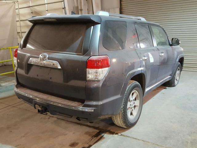 JTEBU5JR9D5142097 - 2013 TOYOTA 4RUNNER SR CHARCOAL photo 4