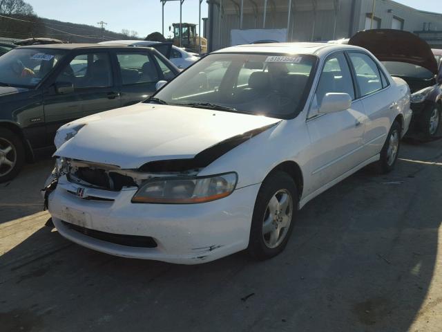 1HGCG1650YA011895 - 2000 HONDA ACCORD EX WHITE photo 2