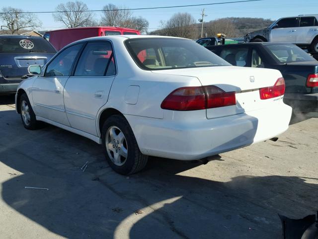 1HGCG1650YA011895 - 2000 HONDA ACCORD EX WHITE photo 3