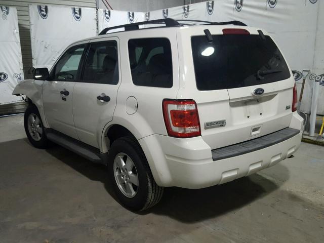 1FMCU0DG4AKC47578 - 2010 FORD ESCAPE XLT WHITE photo 3