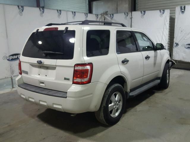 1FMCU0DG4AKC47578 - 2010 FORD ESCAPE XLT WHITE photo 4