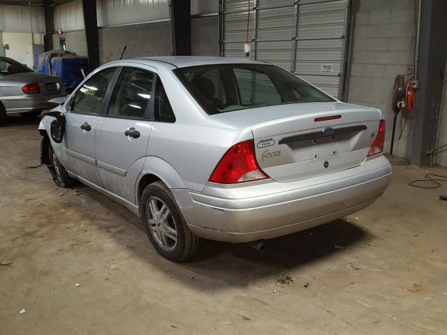 1FAFP34P1YW337936 - 2000 FORD FOCUS SE SILVER photo 3