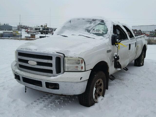 1FTWW31P35EB38096 - 2005 FORD F350 SRW S WHITE photo 2