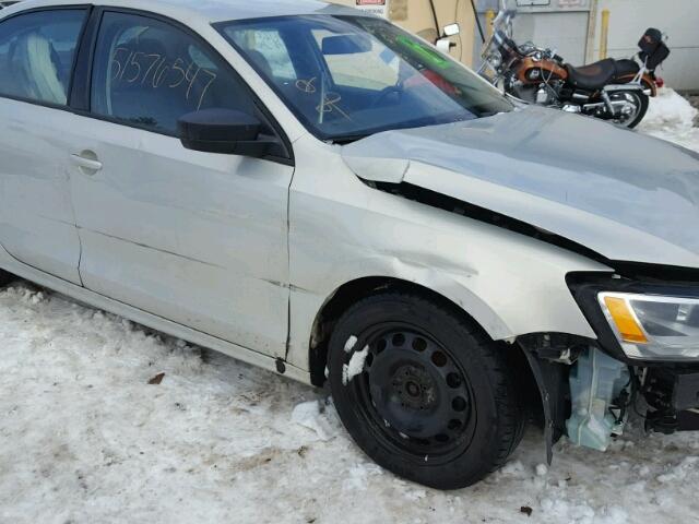 3VW2K7AJ0BM386922 - 2011 VOLKSWAGEN JETTA BASE SILVER photo 9