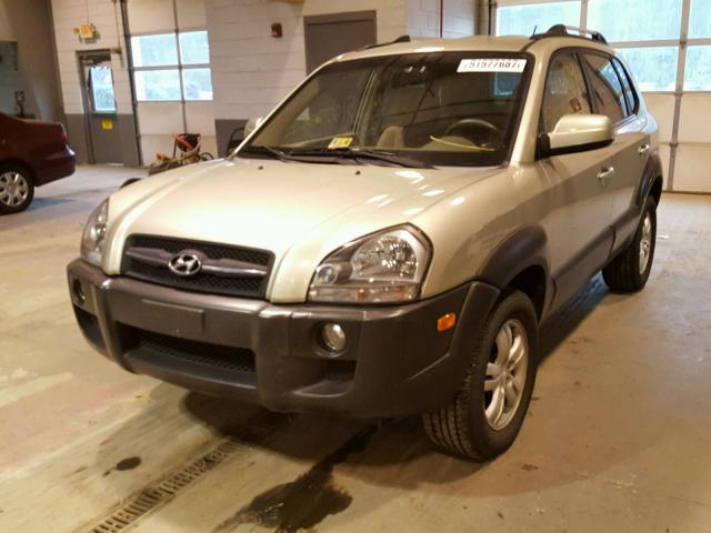 KM8JN72D97U636395 - 2007 HYUNDAI TUCSON SE GOLD photo 2