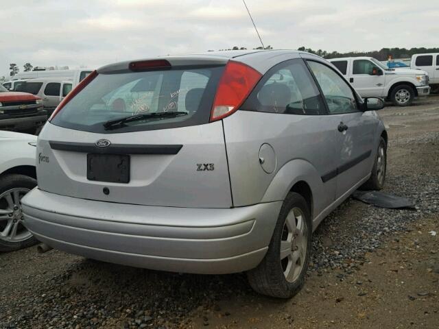 3FAFP31353R133850 - 2003 FORD FOCUS ZX3 SILVER photo 4