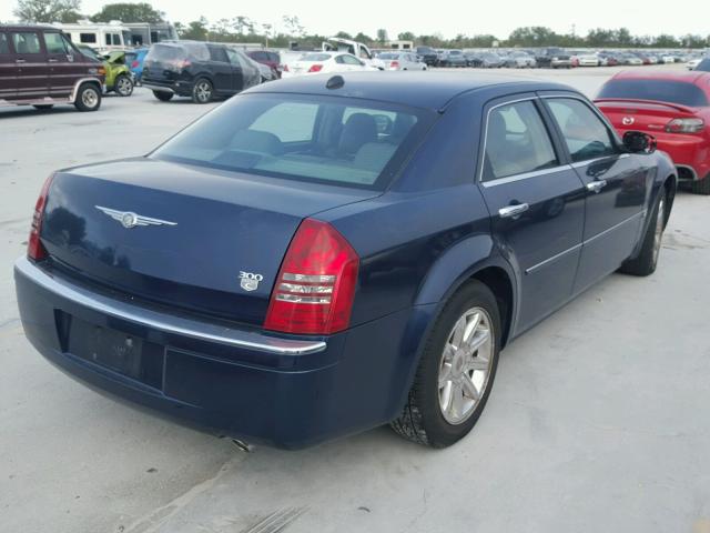 2C3JA63H55H532986 - 2005 CHRYSLER 300C BLUE photo 4