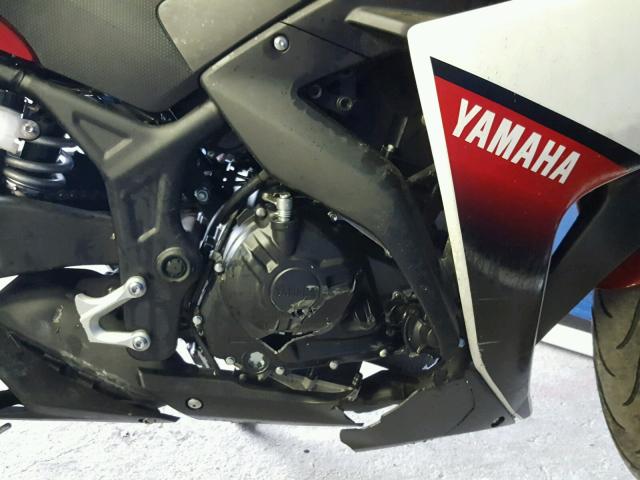 MH3RH06Y6GK013350 - 2016 YAMAHA YZFR3 WHITE photo 7