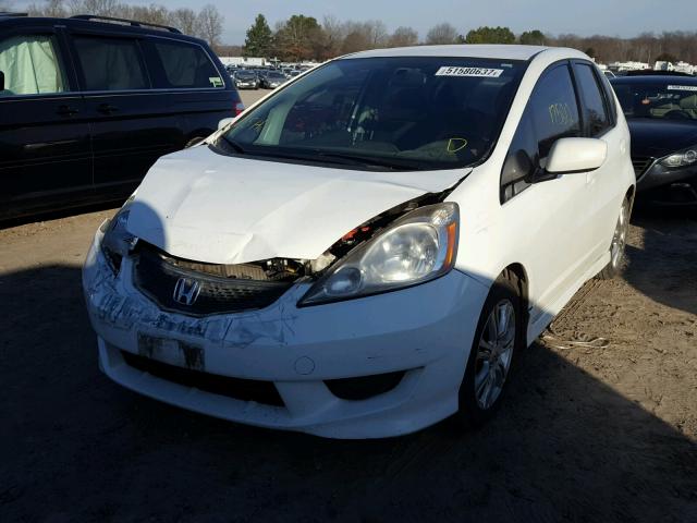 JHMGE88459S042900 - 2009 HONDA FIT SPORT WHITE photo 2