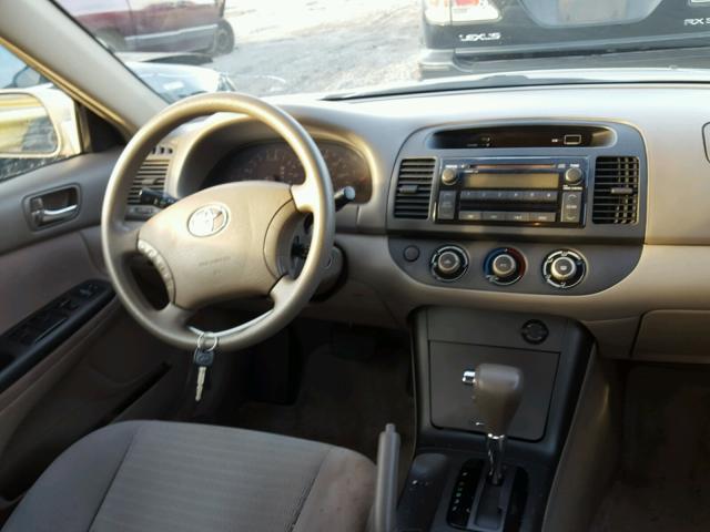 4T1BE32K25U509349 - 2005 TOYOTA CAMRY LE ბეჟი ფოტო 9