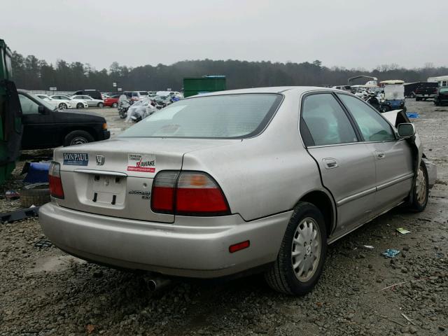 1HGCD5659VA023796 - 1997 HONDA ACCORD EX BEIGE photo 4