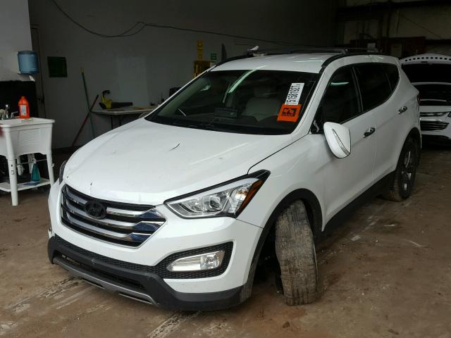 5XYZU3LB7FG303404 - 2015 HYUNDAI SANTA FE S WHITE photo 2